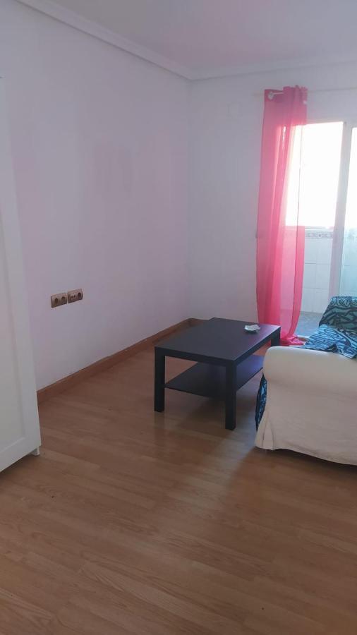 Apartamento De 3 Dormitorios Por Entrevias Мадрид Экстерьер фото