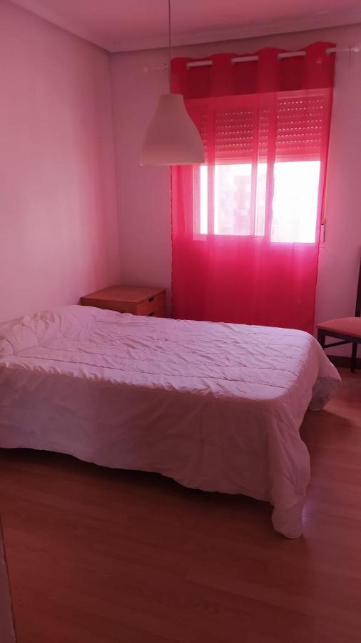Apartamento De 3 Dormitorios Por Entrevias Мадрид Экстерьер фото